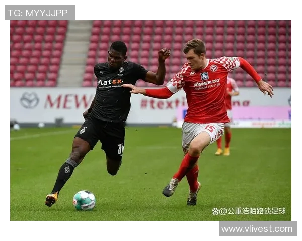 足球球星如何运用智慧和策略打破比赛局面成就胜利